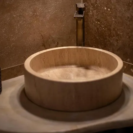 מלון Luwian Stone House גורמה