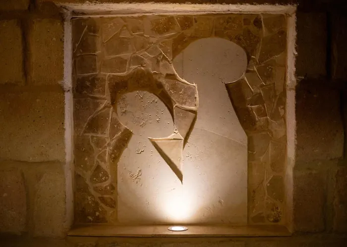 Luwian Stone House 5*